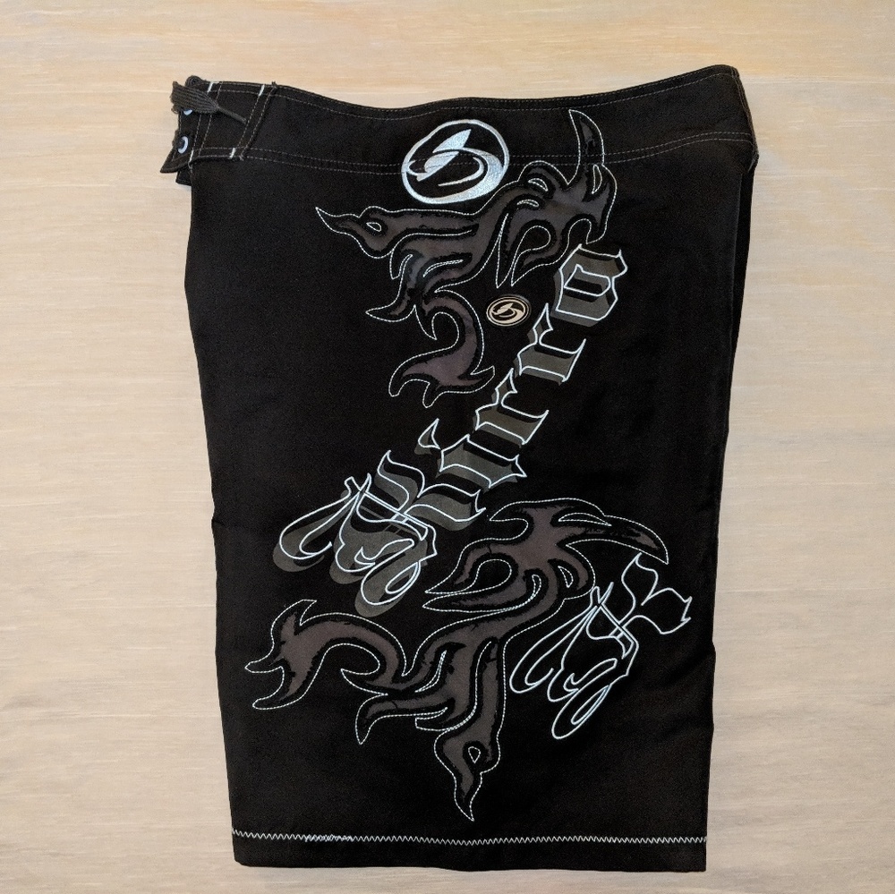 Kirra men's board shorts size 32